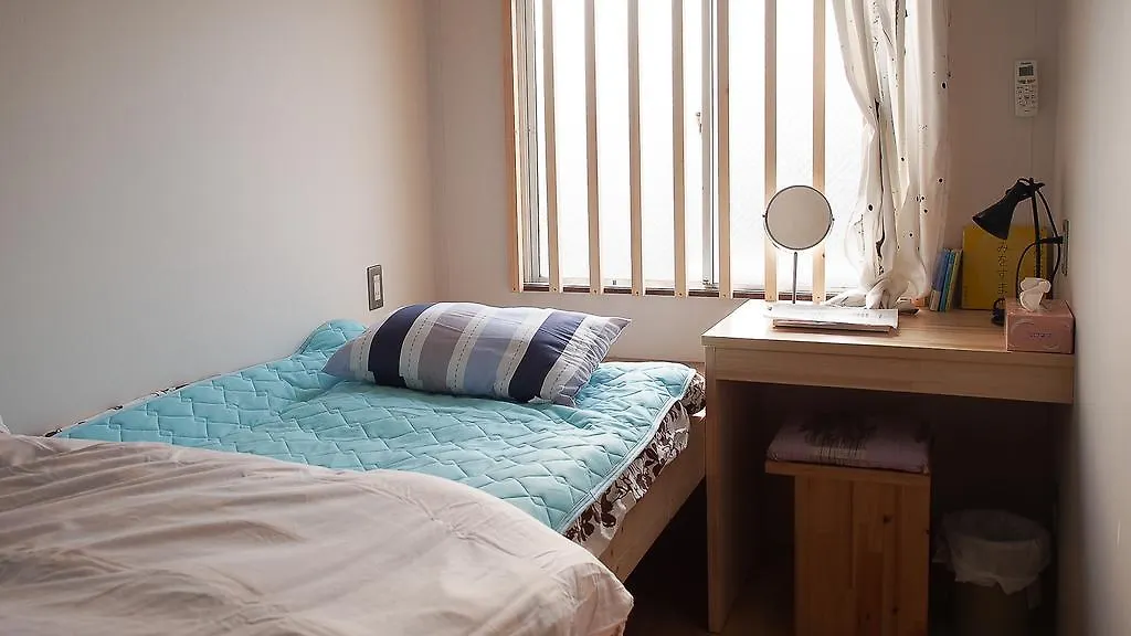 Kamagasaki University Of The Arts Cafe Garden Guest House Aka Cocoroom Oszaka