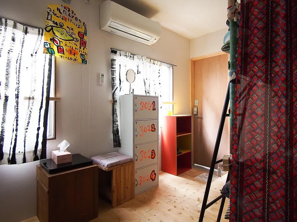 Kamagasaki University Of The Arts Cafe Garden Guest House Aka Cocoroom Osaka